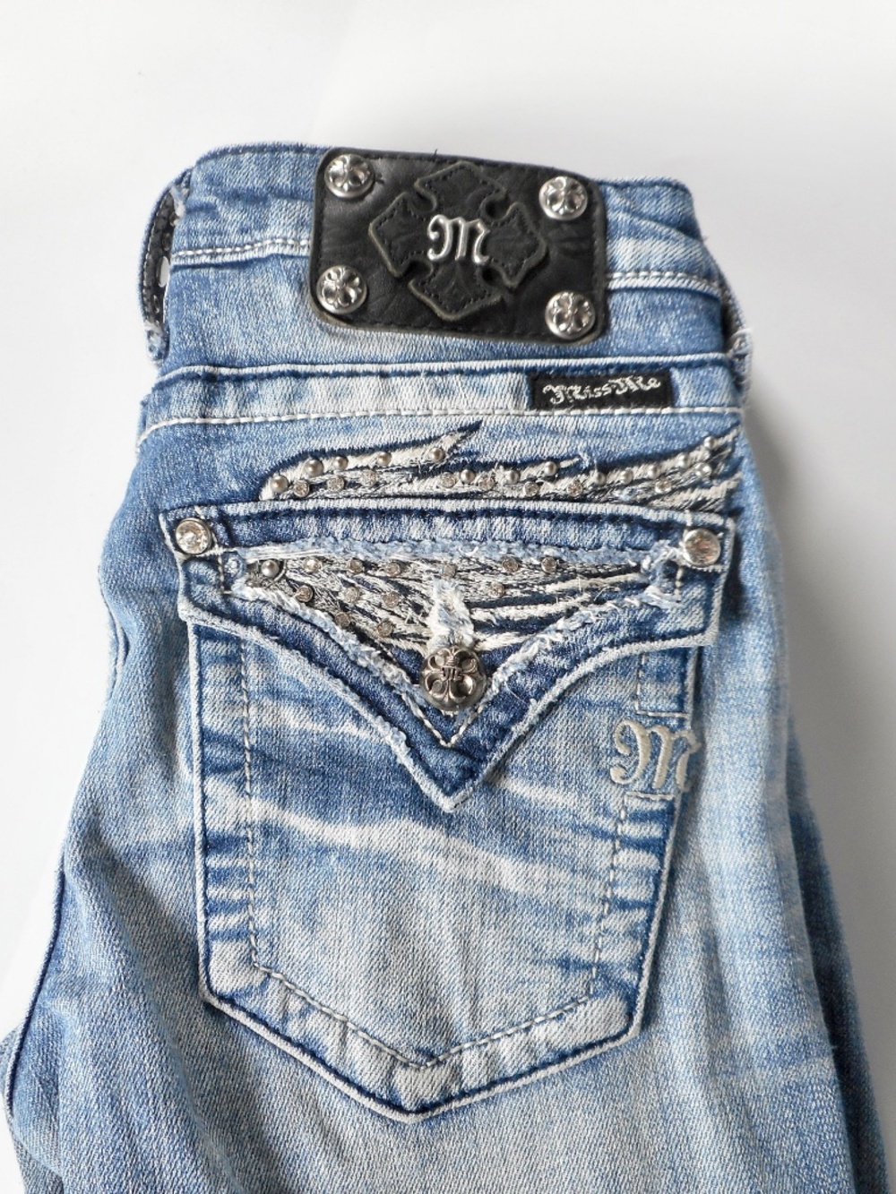 Miss Me Jeans Boot Cut Blue Denim 29 JP5330B2 Bejewel Wings Flap Distress 29x34